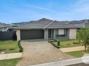 4 bedroom home In Moore Creek!