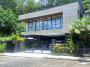 4 bedroom House and lot for sale in Sun Valley Estates...