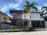 4 BEDROOM HOUSE AND LOT WITH SWIMMING POOL IN LUXURIOUS...