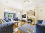 4 Bedroom House Beckenham Greater London 90354953