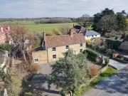 4 Bedroom House Chigwell Essex 90123312