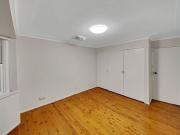 4 Bedroom house close to shopping centre