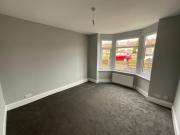 4 bedroom house end terrace to rent