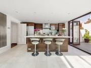 4 bedroom house for rent in Eccles Road, Battersea,...