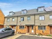 4 bedroom house for rent in Gala Avenue, Swanley, BR8