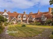 4 bedroom house for rent in Tudor Close, Dean Court...