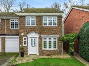 4 Bedroom House For Rent In Walton On Thames