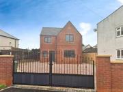 4 bedroom house for rent in Wolvey Road, Bulkington,...