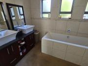 4 Bedroom House For Sale in Bayswater