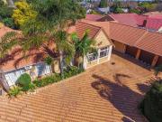 4 Bedroom House For Sale in Constantia Kloof