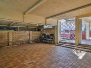 4 Bedroom House For Sale in Eastwood