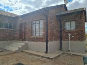4 Bedroom House For Sale in Emdo Park