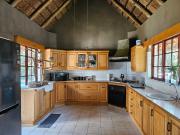 4 Bedroom House For Sale in Geelhoutpark