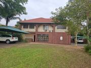 4 Bedroom House For Sale in Hayfields