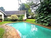 4 Bedroom House For Sale in Hayfields