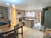 4 Bedroom House For Sale in Lester Park