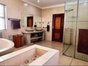 4 Bedroom House For Sale in Moreleta Park