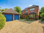 4 bedroom house for sale in Runnymede, Giffard Park,...