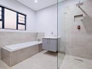 4 Bedroom House For Sale in Sunward Park