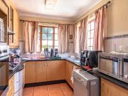 4 Bedroom House For Sale in Weltevreden Park