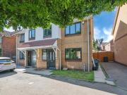 4 Bedroom House Hockley Essex 95953697