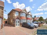 4 Bedroom House Hounslow Greater London 92662301