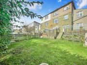 4 Bedroom House Huddersfield Kirklees 93054335