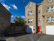 4 Bedroom House Huddersfield Kirklees LS97137239