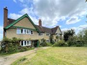 4 bedroom house in a semi rural location surrounded by...