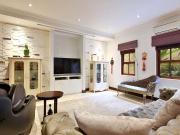 4 Bedroom House in Benmore Gardens