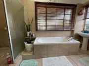 4 Bedroom House in Bergzicht