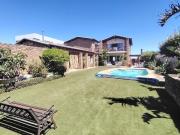 4 Bedroom House in Bloubergstrand