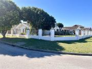 4 Bedroom House in Bluewater Bay