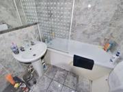 4 bedroom House in Brudenell Avenue, Leeds