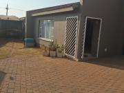 4 Bedroom House in Eikepark