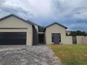 4 Bedroom House in Eldoraigne