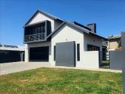 4 Bedroom House in Eldoraigne