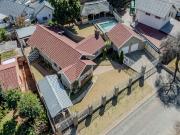 4 Bedroom House in Florida Glen