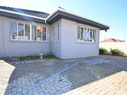 4 Bedroom House in Franklin Roosevelt Park