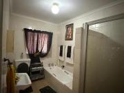 4 Bedroom House in Geelhoutpark