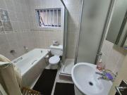 4 Bedroom House in Hayfields