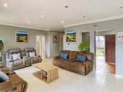 4 Bedroom House in Helderkruin