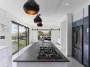 4 Bedroom House in Helderrand