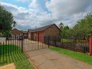 4 Bedroom House in Helikon Park
