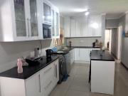 4 Bedroom House in Heuweloord