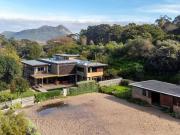 4 Bedroom House in Hout Bay and surrounds