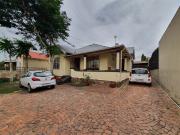 4 Bedroom House in Kensington