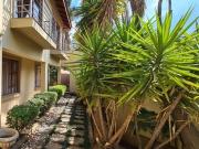 4 Bedroom House in Kensington