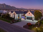 4 Bedroom House in Kingswood Golf Estate