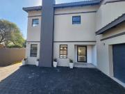 4 Bedroom House in Lynnwood Glen